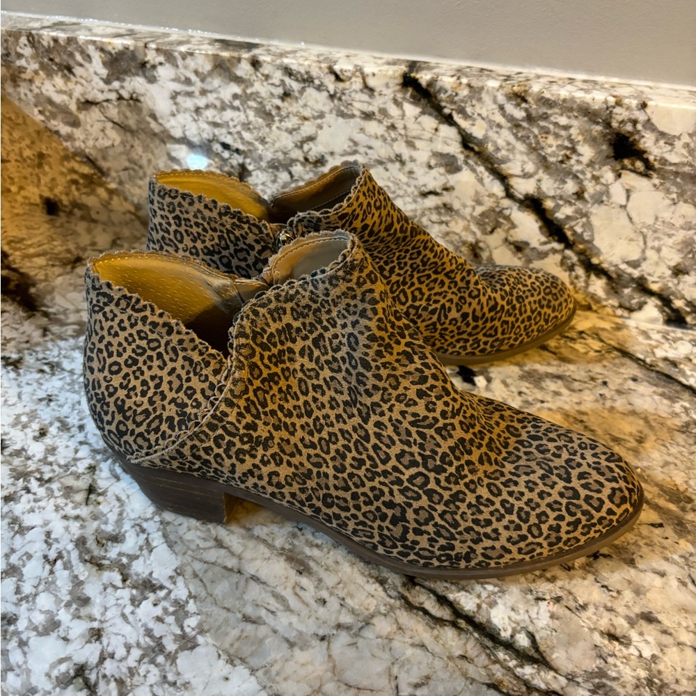 Crown & Ivy animal print women’s booties, 9.5